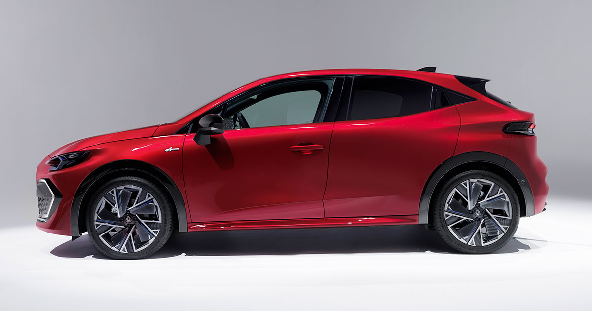 Renault Clio в цвете Absolute Red