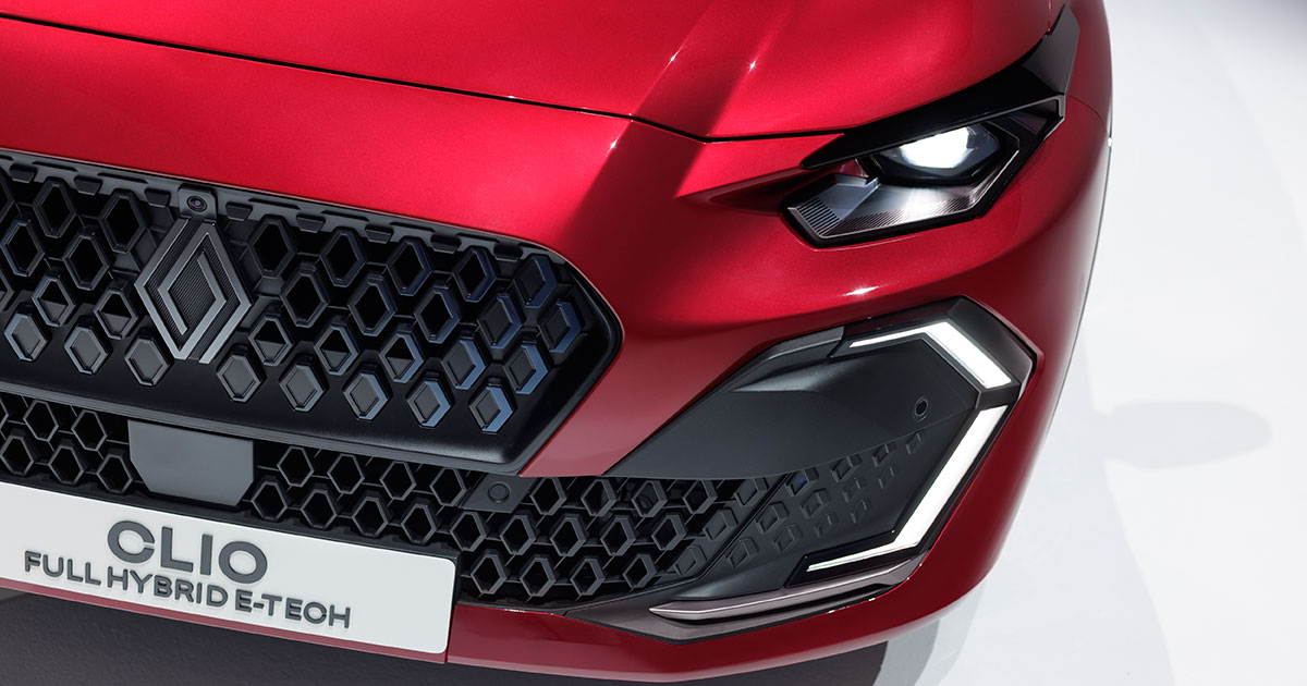 Фотография Renault Clio в движении