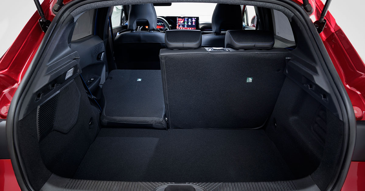 Renault Clio с задним видом