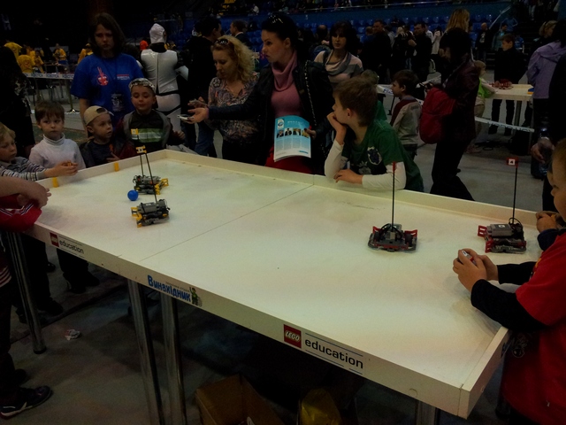 Попадание в робо-сказку: фоторепортаж с фестиваля робототехники «Robotica 2013»-16