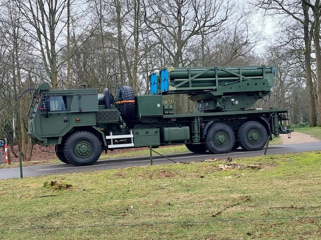 Lanciatore PULS MLRS per i Paesi Bassi