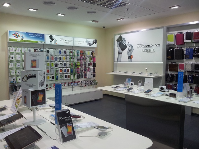 Samsung открывает еще один брендовый магазин в Киеве-3