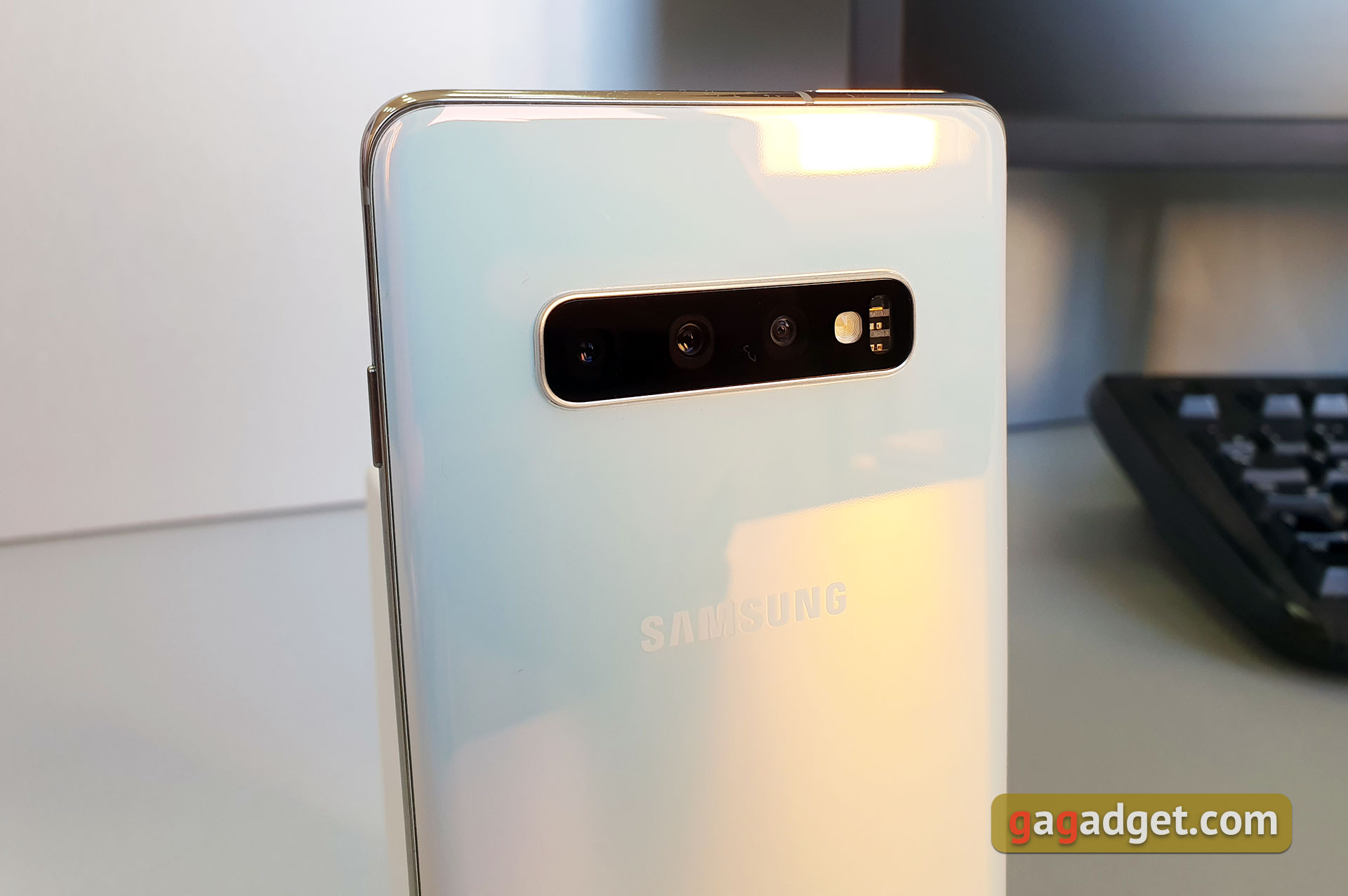 Огляд Samsung Galaxy S10+: ювілейний флагман з п'ятьма камерами-14