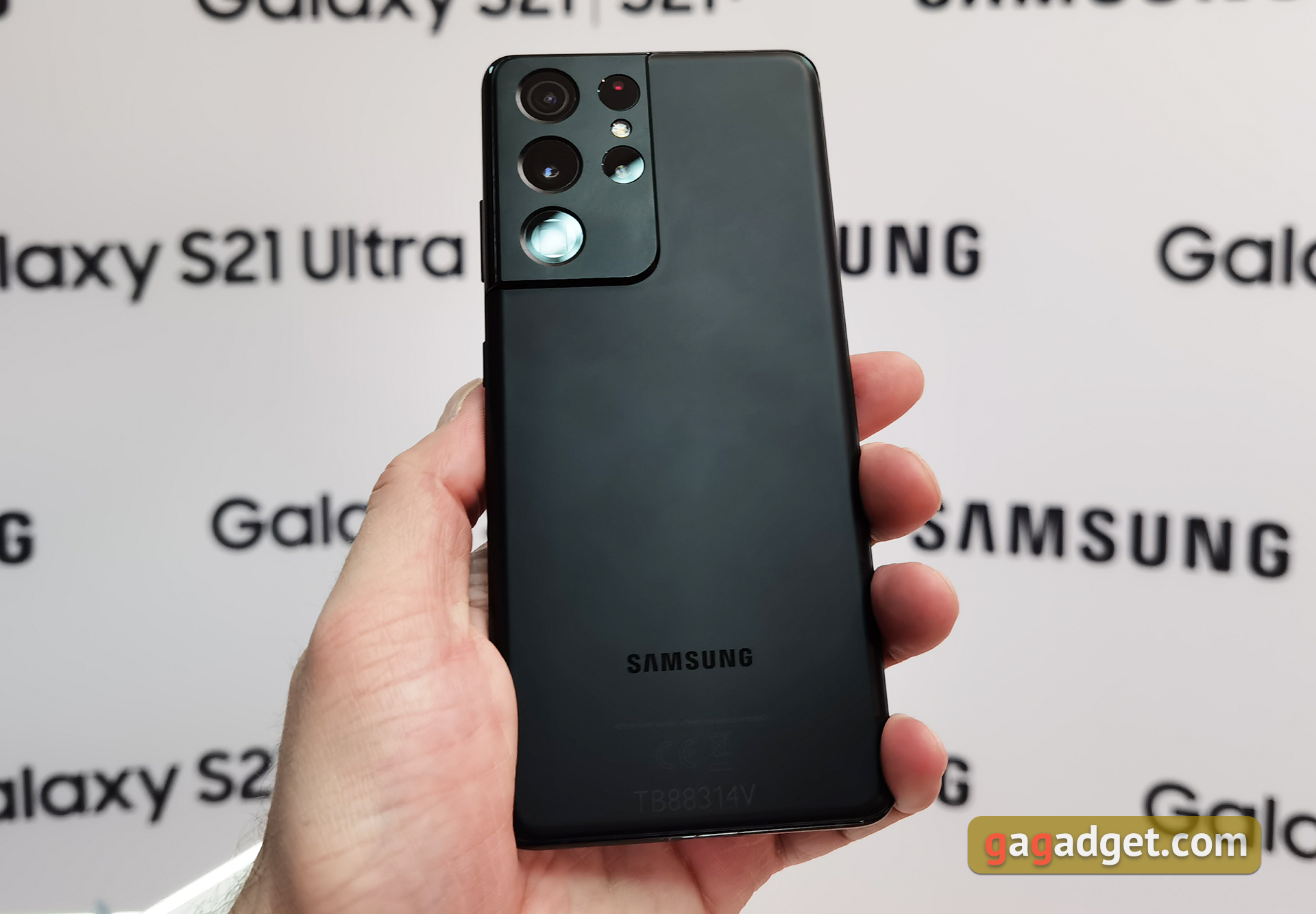 Флагманская линейка Samsung Galaxy S21 и наушники Galaxy Buds Pro своими глазами-19