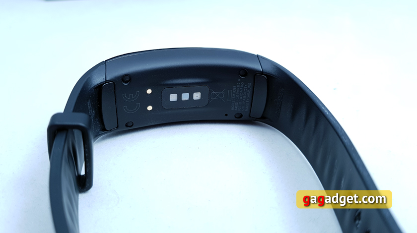 Обзор Samsung Gear Fit2 Pro: фитнес-браслет теперь и для плавания-7