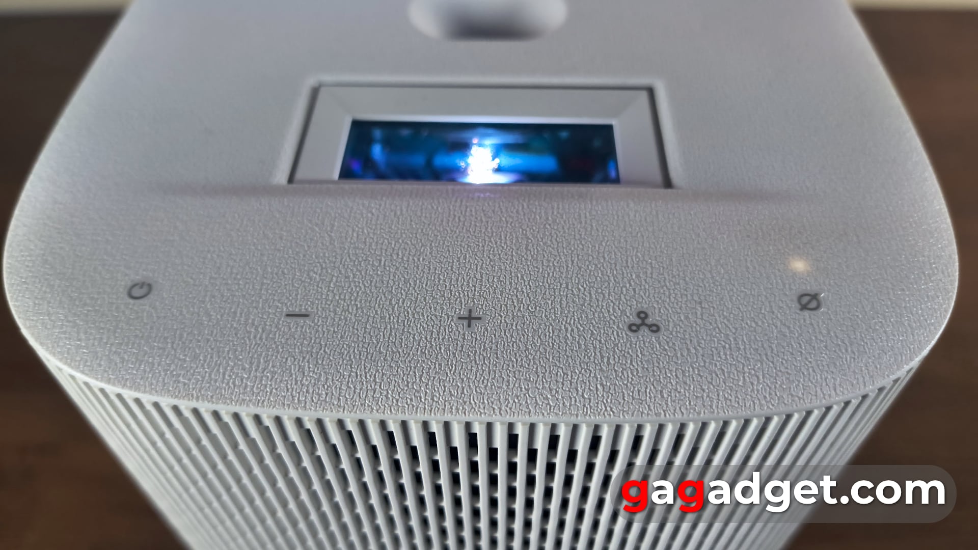 Now your desk is touch-sensitive: review of the Samsung The Premiere 5 interactive laser projector-8