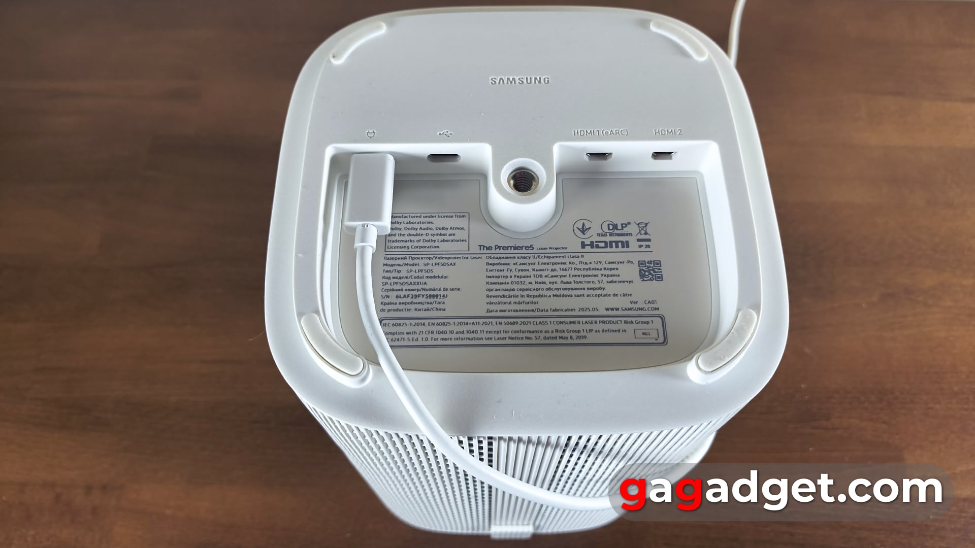 Now your desk is touch-sensitive: review of the Samsung The Premiere 5 interactive laser projector-9