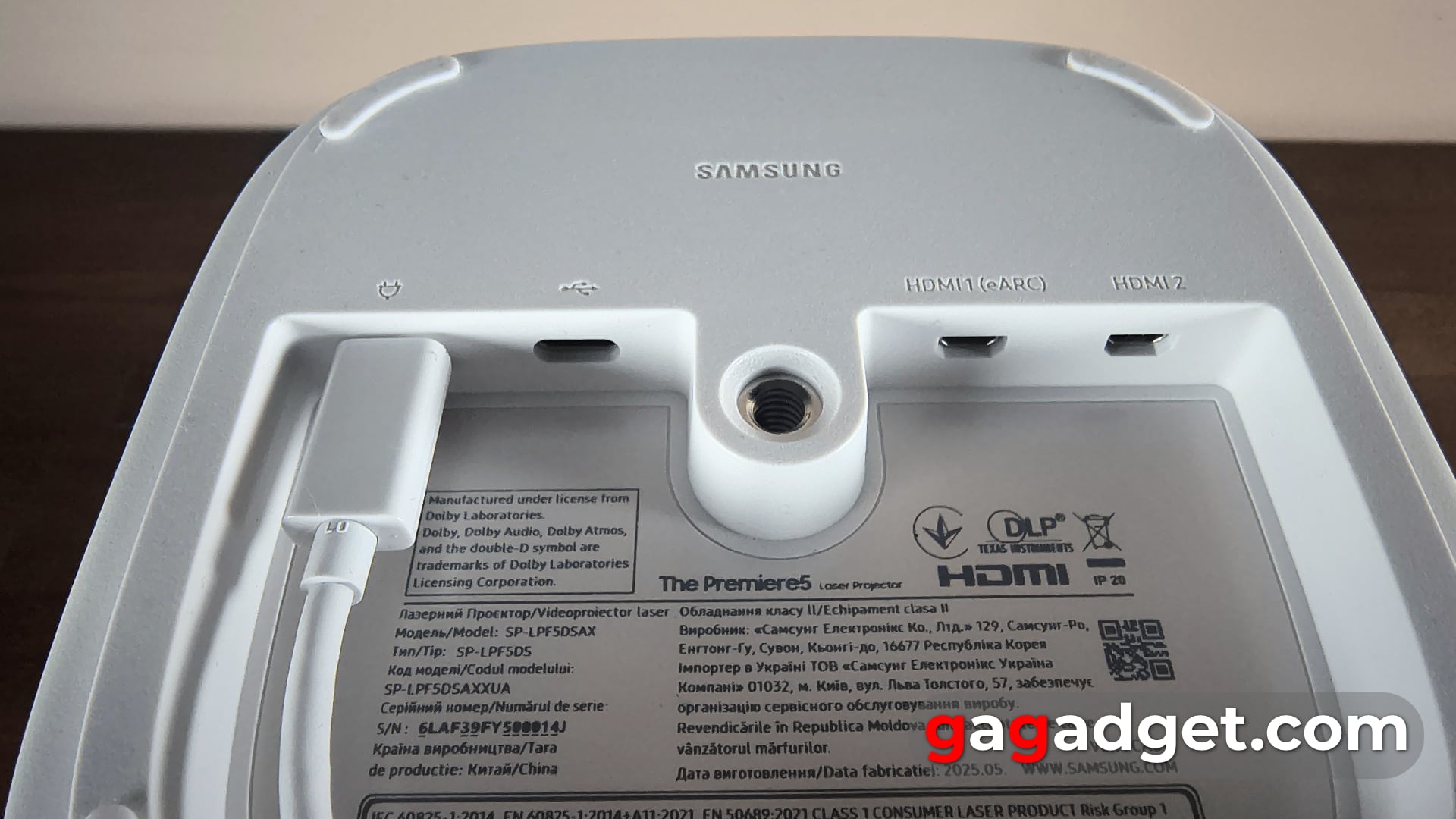 Now your desk is touch-sensitive: review of the Samsung The Premiere 5 interactive laser projector-10