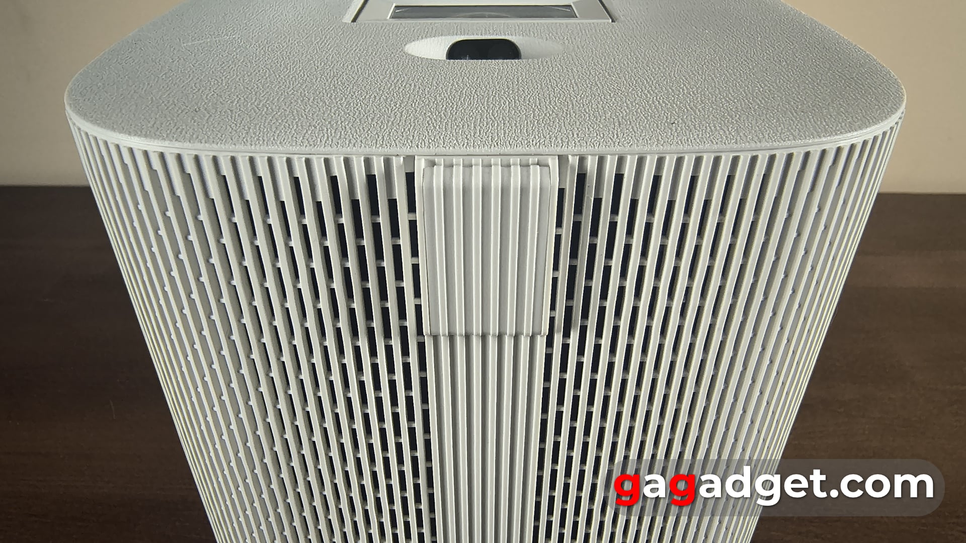 Now your desk is touch-sensitive: review of the Samsung The Premiere 5 interactive laser projector-12