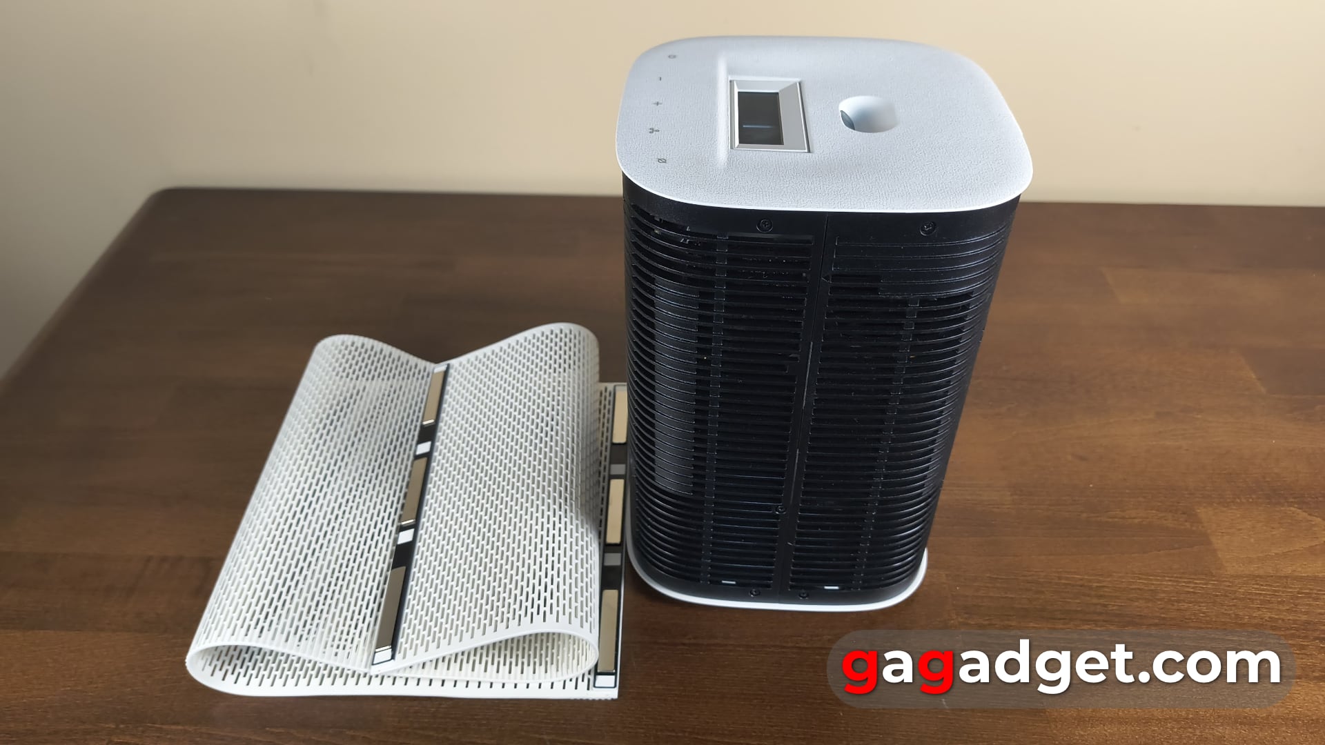 Now your desk is touch-sensitive: review of the Samsung The Premiere 5 interactive laser projector-21