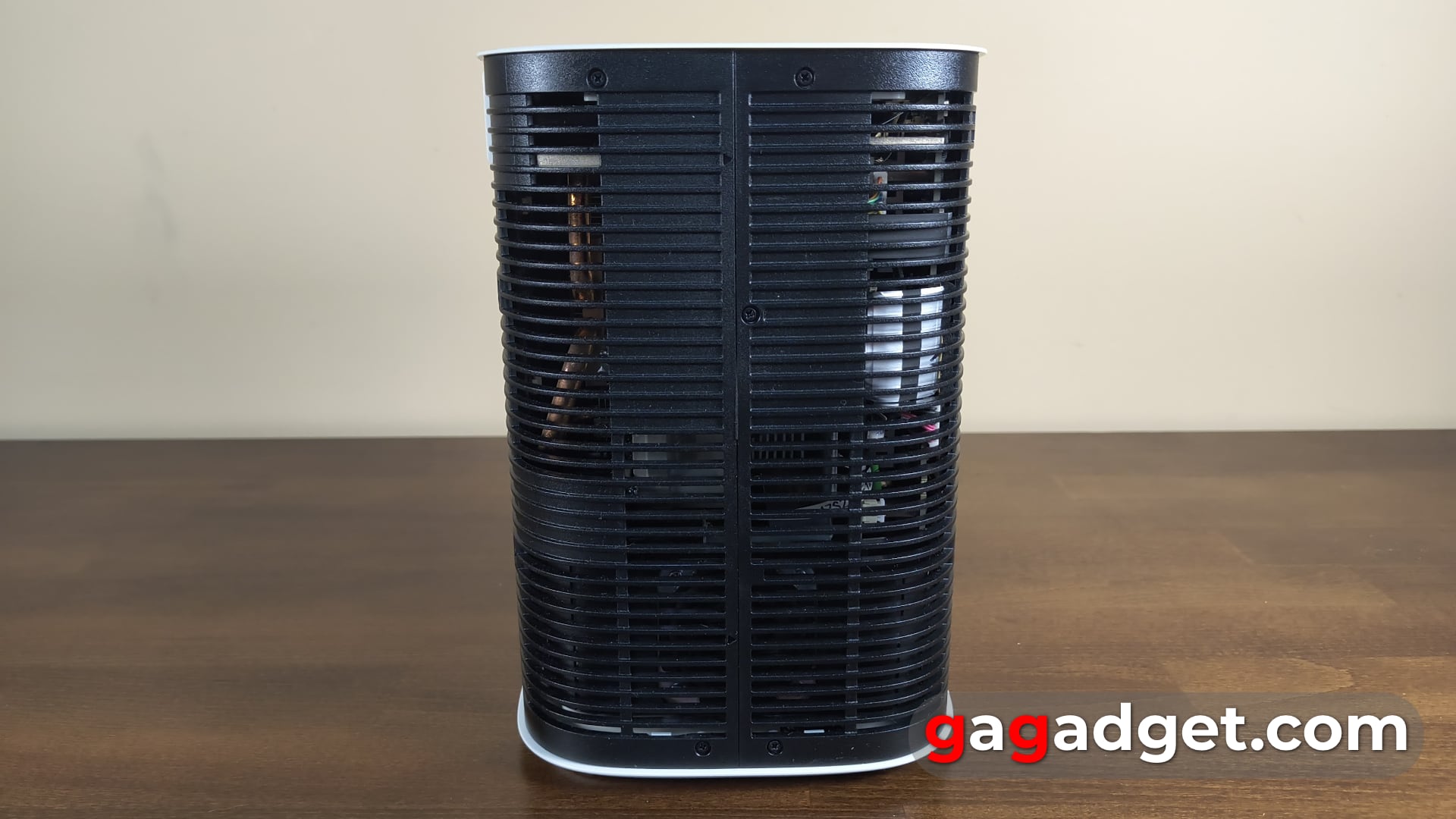 Now your desk is touch-sensitive: review of the Samsung The Premiere 5 interactive laser projector-25