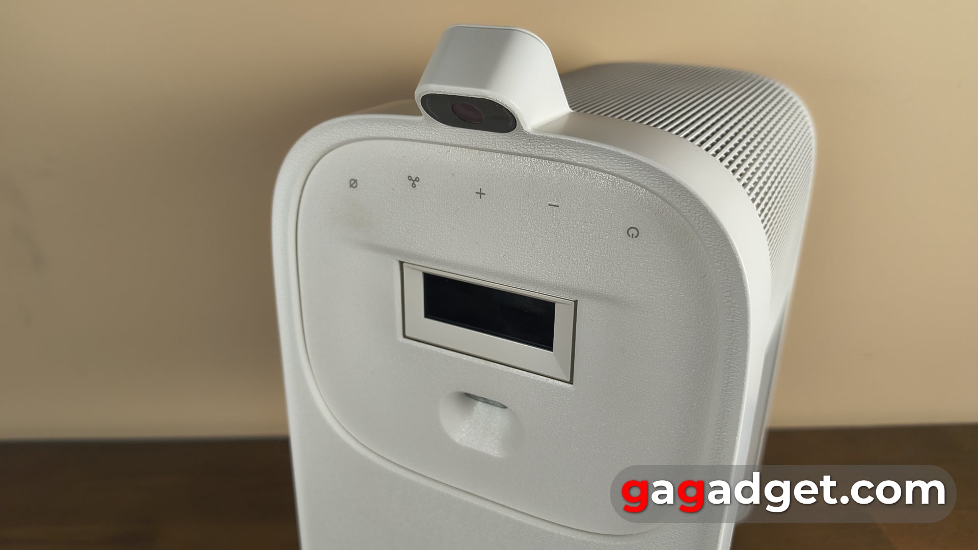 Now your desk is touch-sensitive: review of the Samsung The Premiere 5 interactive laser projector-37