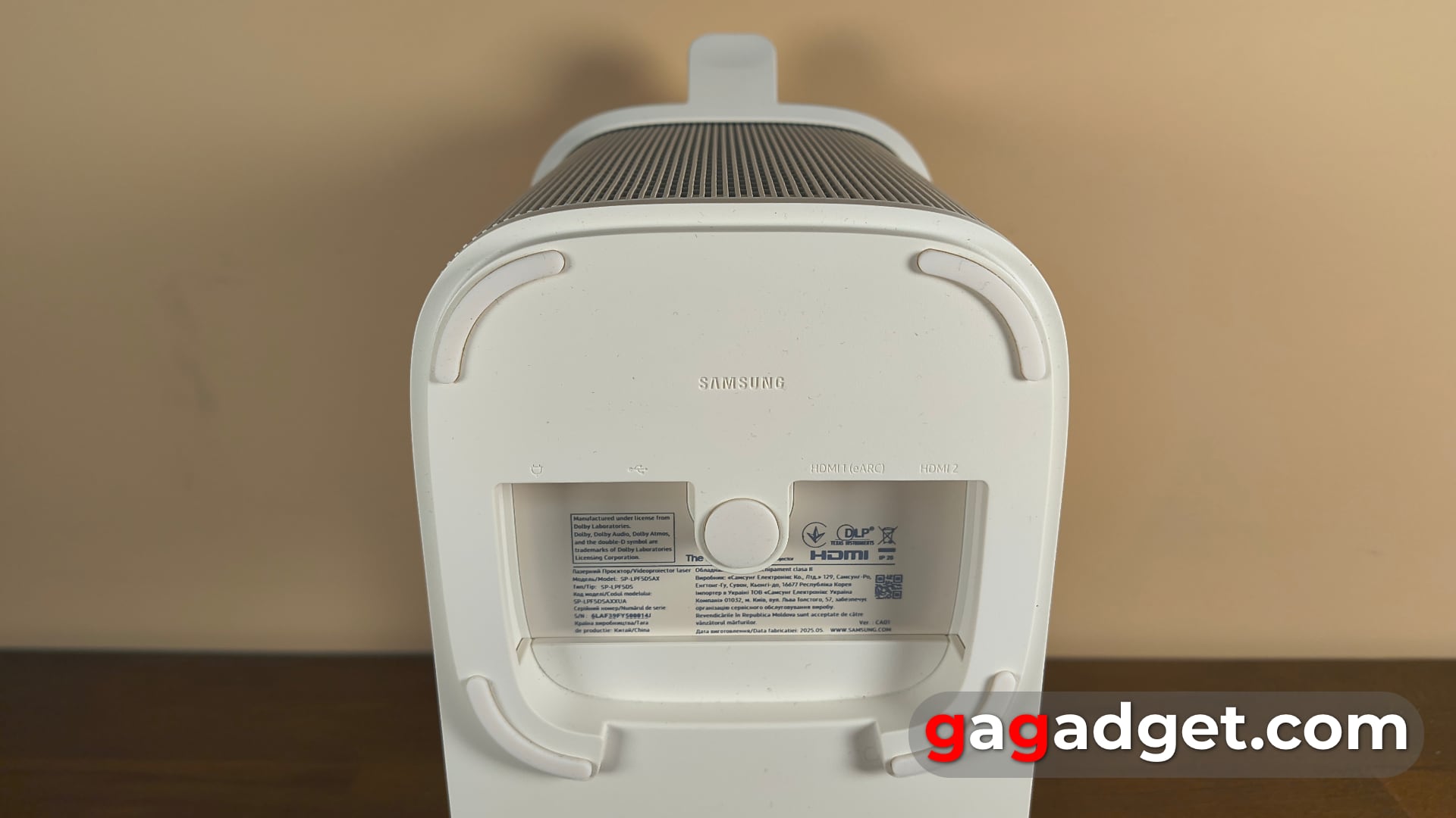 Now your desk is touch-sensitive: review of the Samsung The Premiere 5 interactive laser projector-38