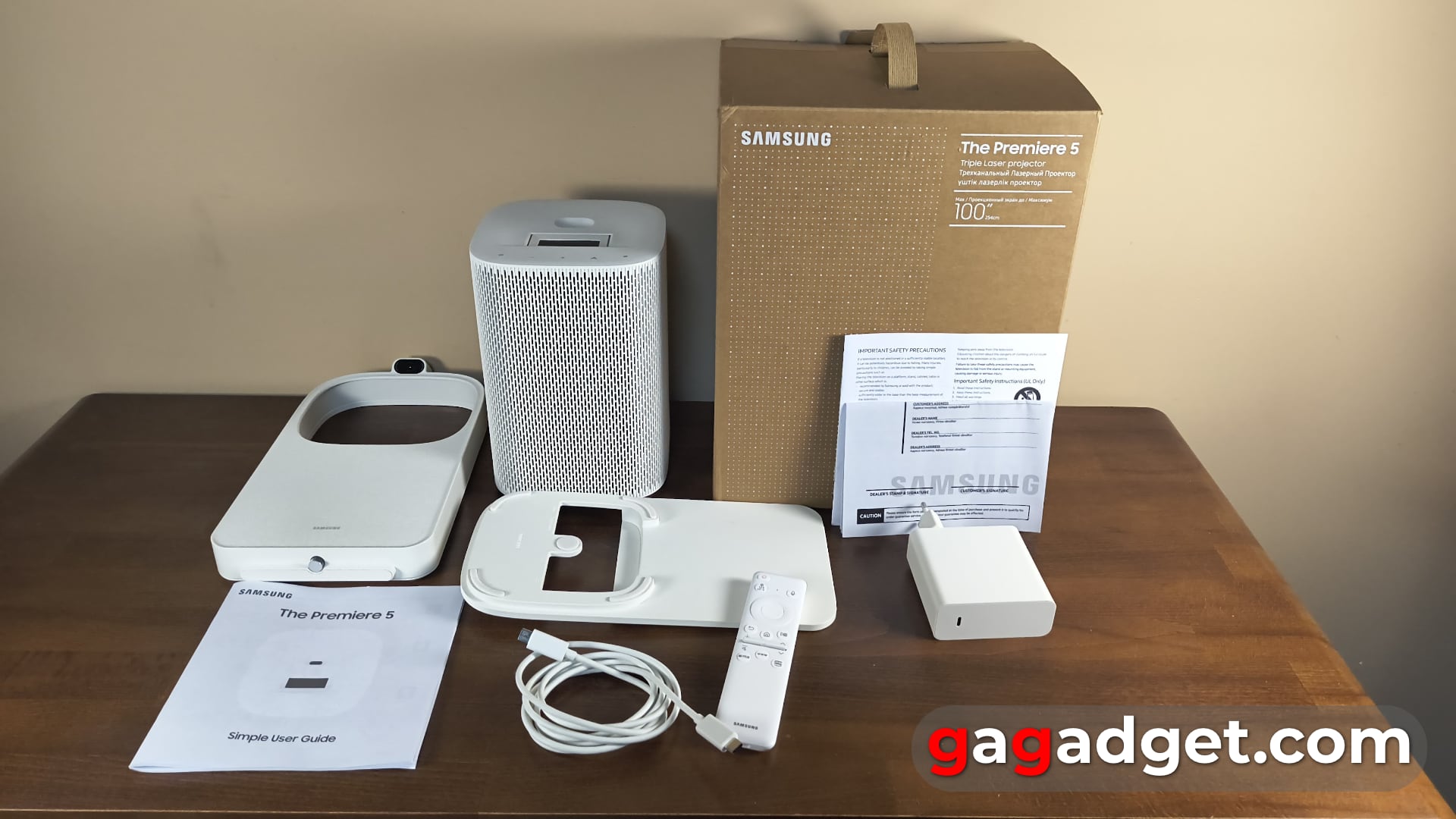 Now your desk is touch-sensitive: review of the Samsung The Premiere 5 interactive laser projector-2