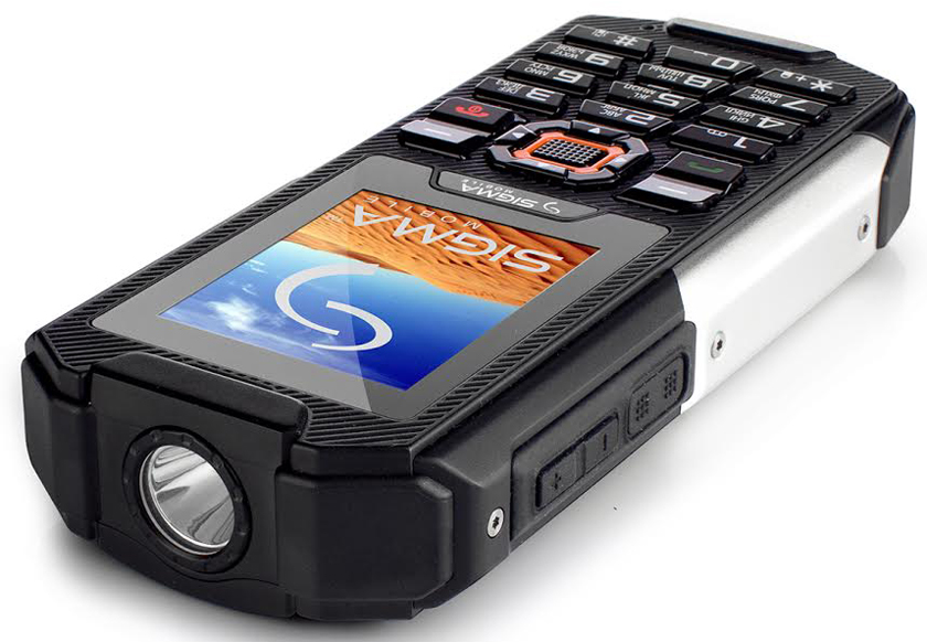 Защищенный телефон Sigma mobile X-treme IT68 с функцией зарядки устройств и фонариком-2