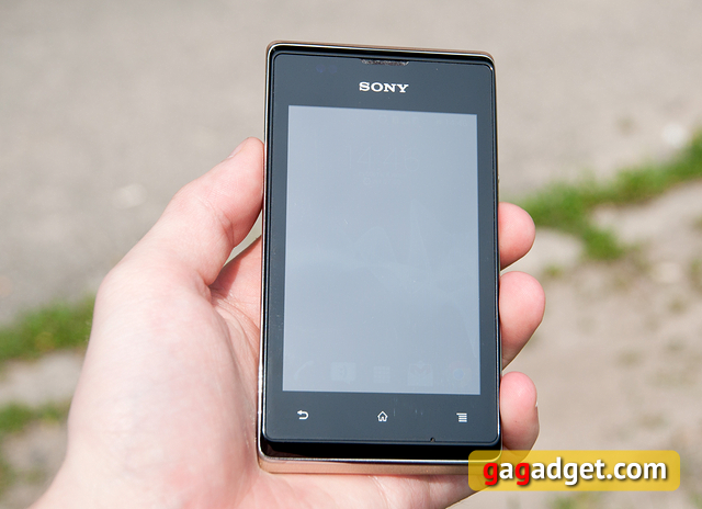Обзор Sony Xperia E Dual-13