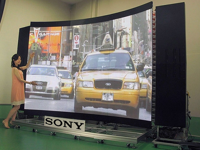 Sony свернет телевизоры в трубу