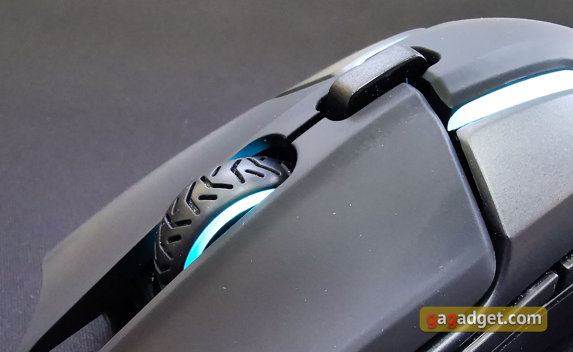 SteelSeries Rival 650 Wireless Review: bezprzewodowa mysz do gier z podwójnym czujnikiem i szybkim ładowaniem-9