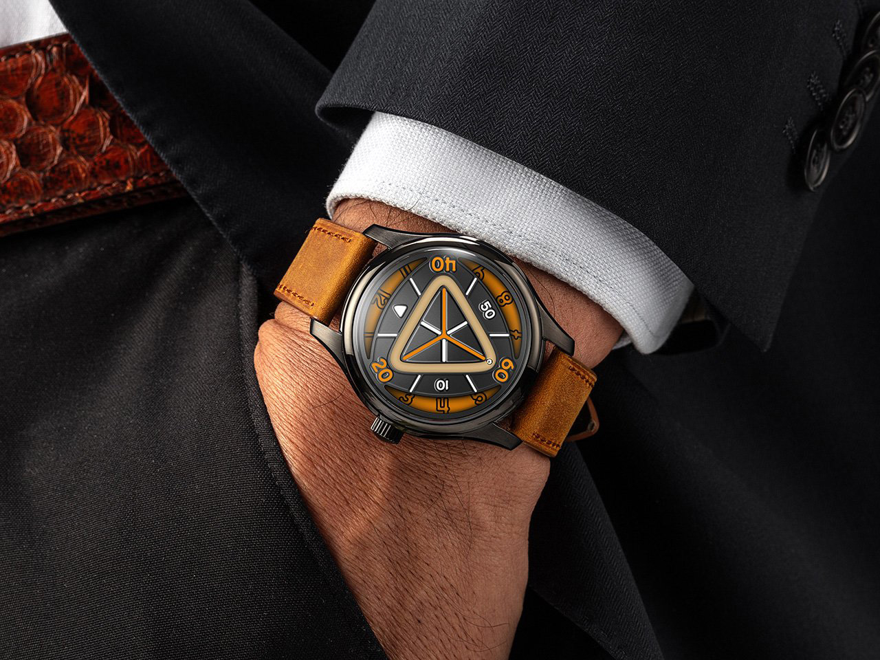 Triarch II avec revêtement luminescent Super-LumiNova