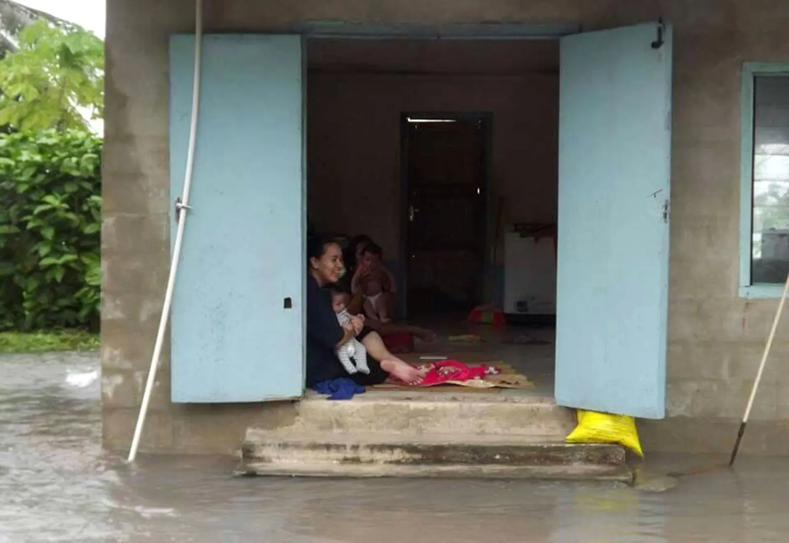 Local residents during the flood