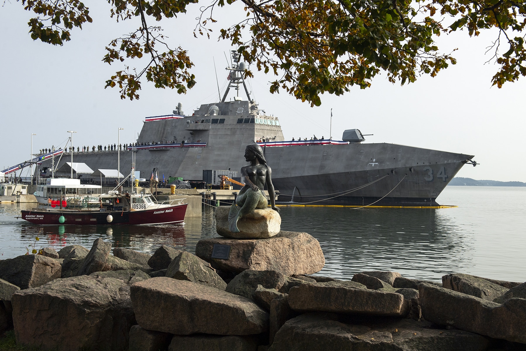 La Marina de los EE.UU. ha puesto en servicio el nuevo buque de combate litoral de clase Independence USS Augusta