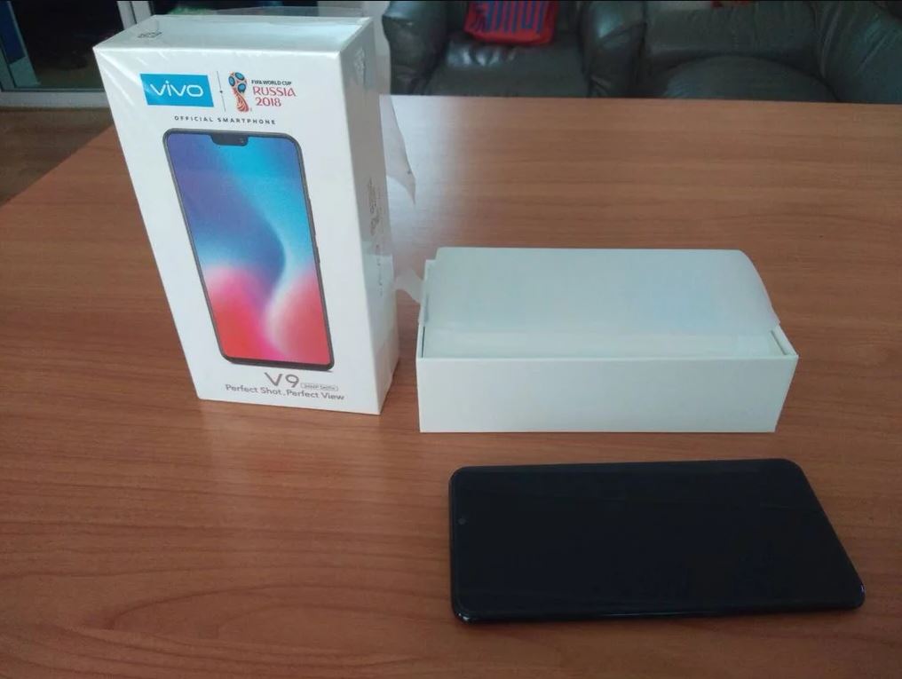 vivo v9 box.JPG