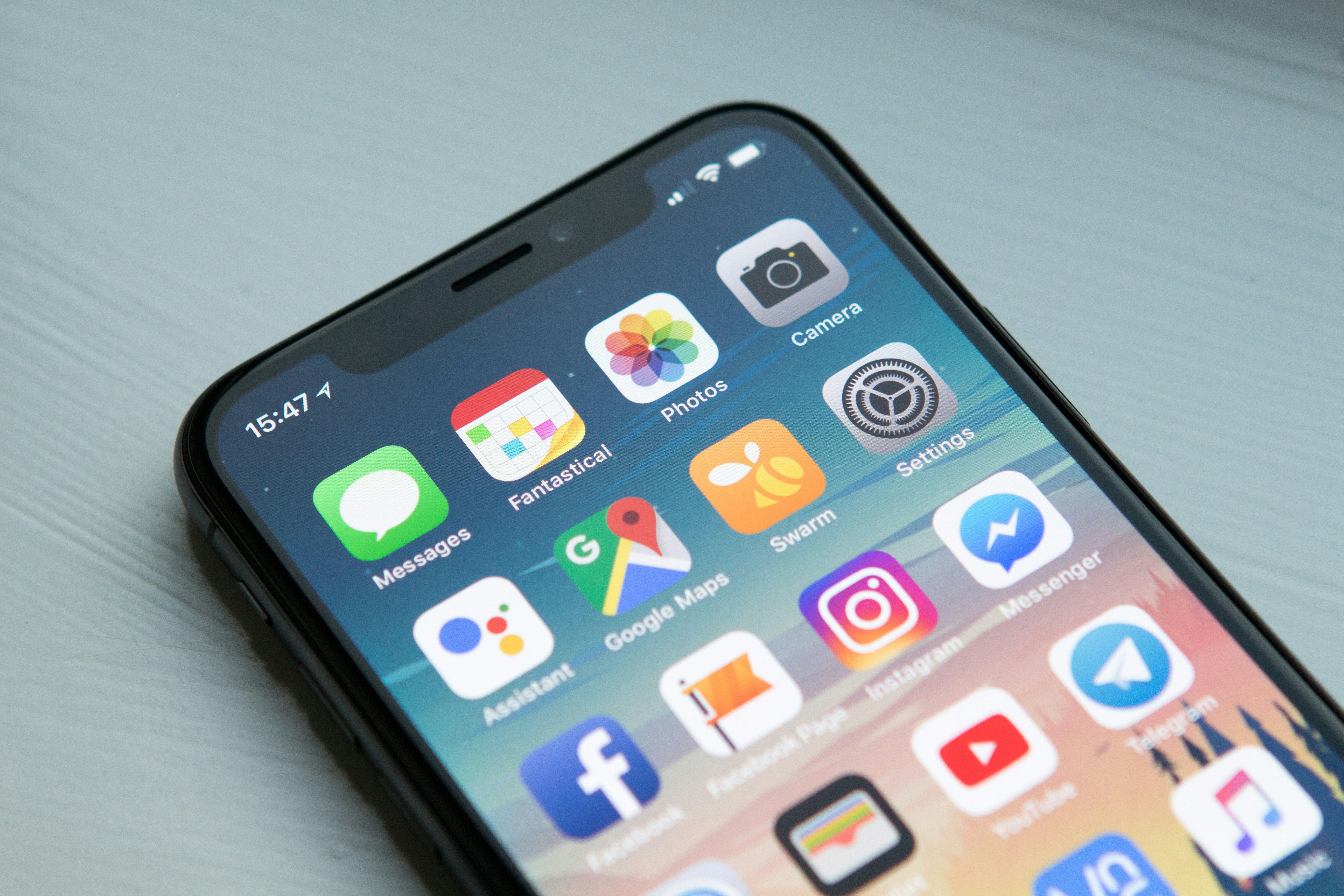Experts predict new AI-powered features to appear in iOS 18