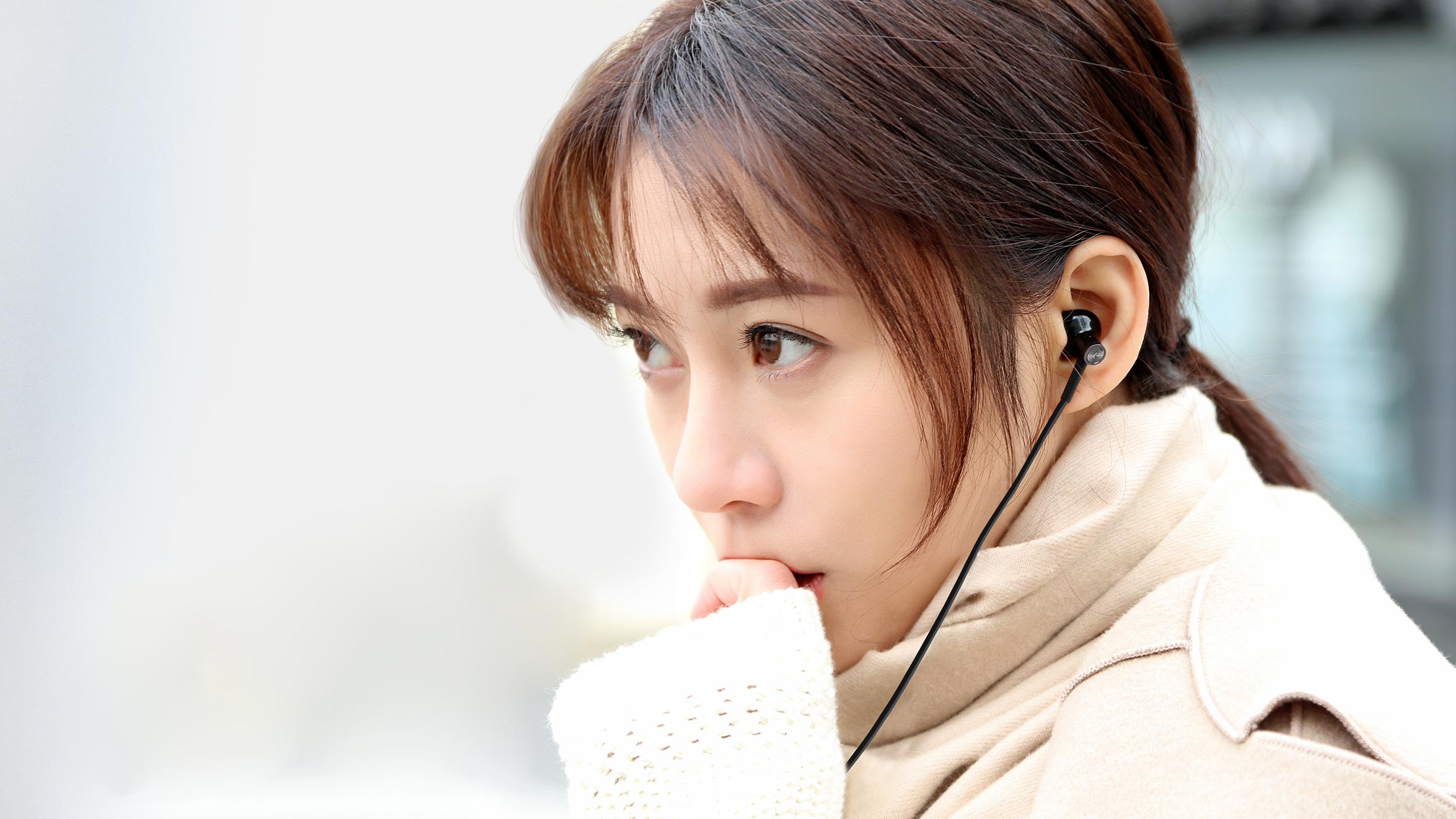 xiaomi-mi-half-in-ear-headphones-1.jpg