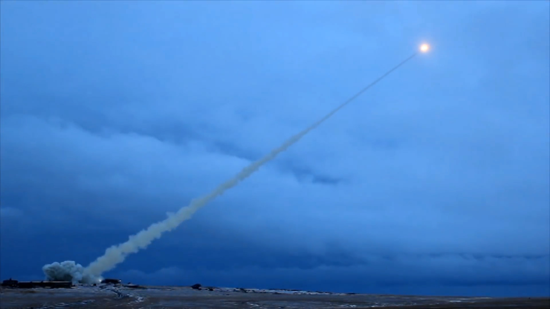 De Russen bereiden zich mogelijk voor op het testen van de nucleair aangedreven SSC-X9 Skyfall intercontinentale kruisraket - deze raket heeft nog nooit een afstand van meer dan 35 km afgelegd en de vorige 13 tests zijn mislukt en hebben 7 dodelijke slach-9
