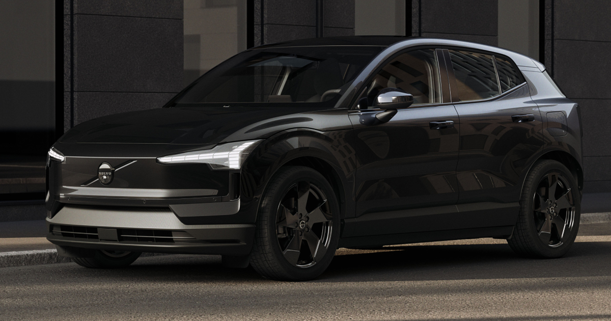 Volvo EX30 Black Edition exterior view