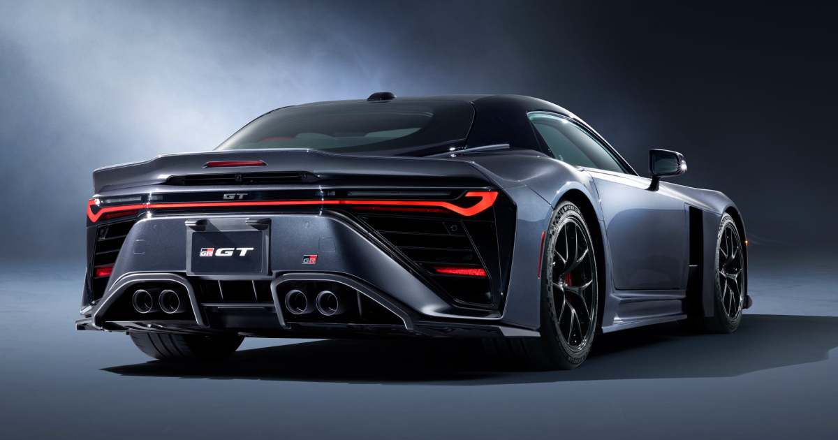 Суперкар GR GT вигляд збоку