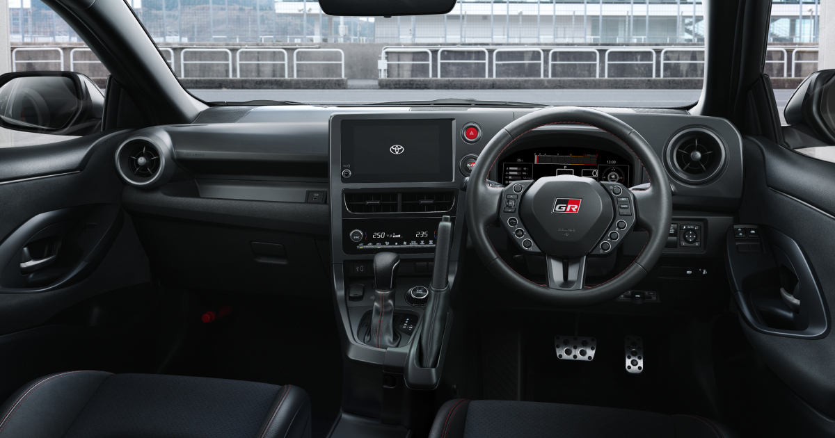 Новый руль Toyota GR Yaris 2026