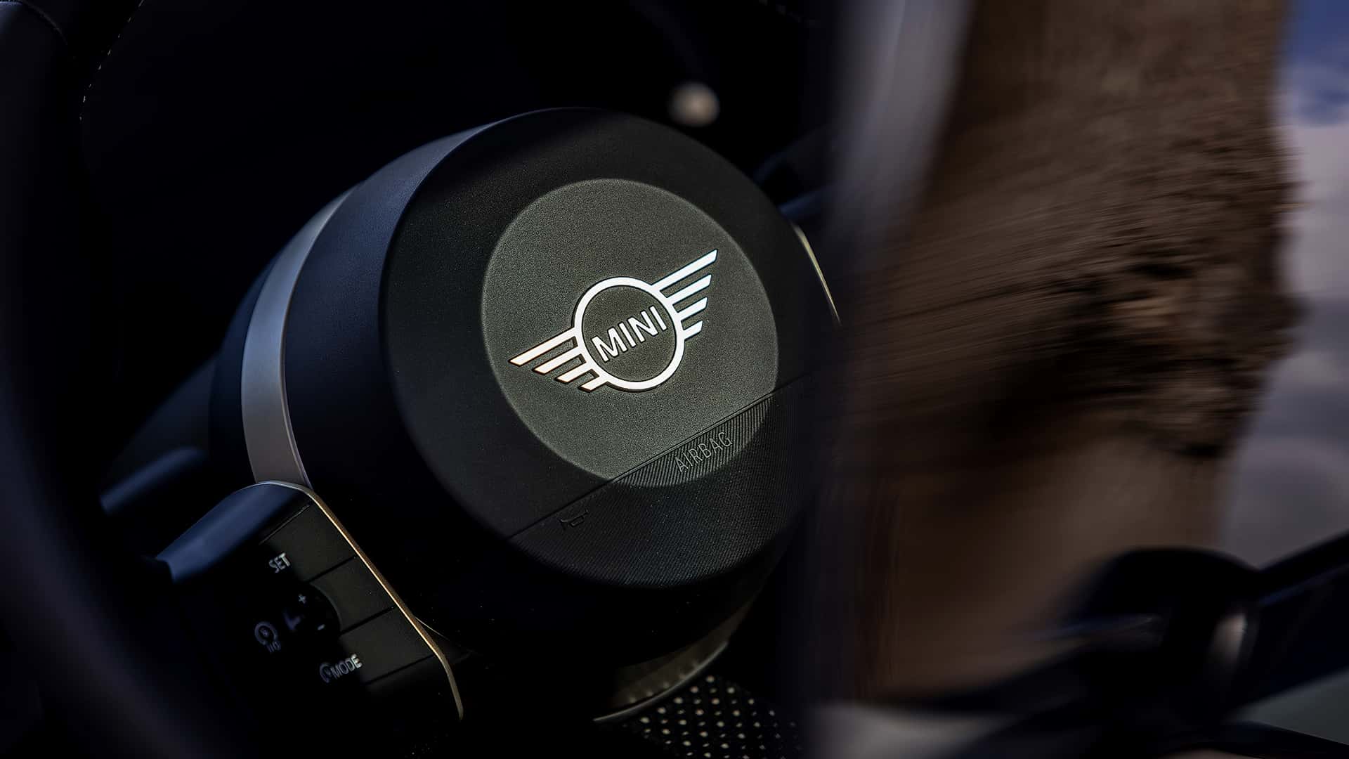 Модель MINI Cooper с ретро-силуэтом