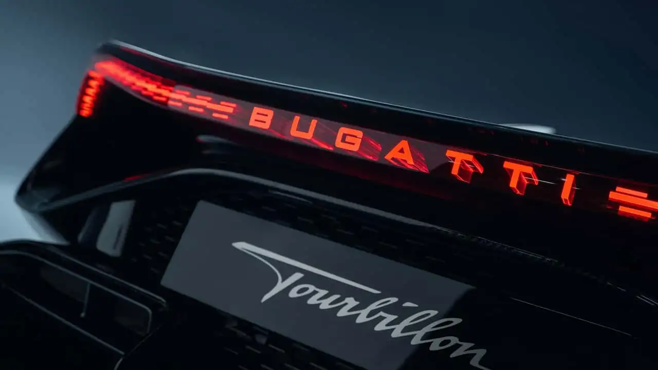 Мощный двигатель V16 нового Bugatti Tourbillon