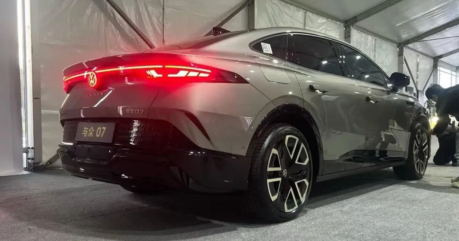 Задняя часть Volkswagen ID. Unyx 07