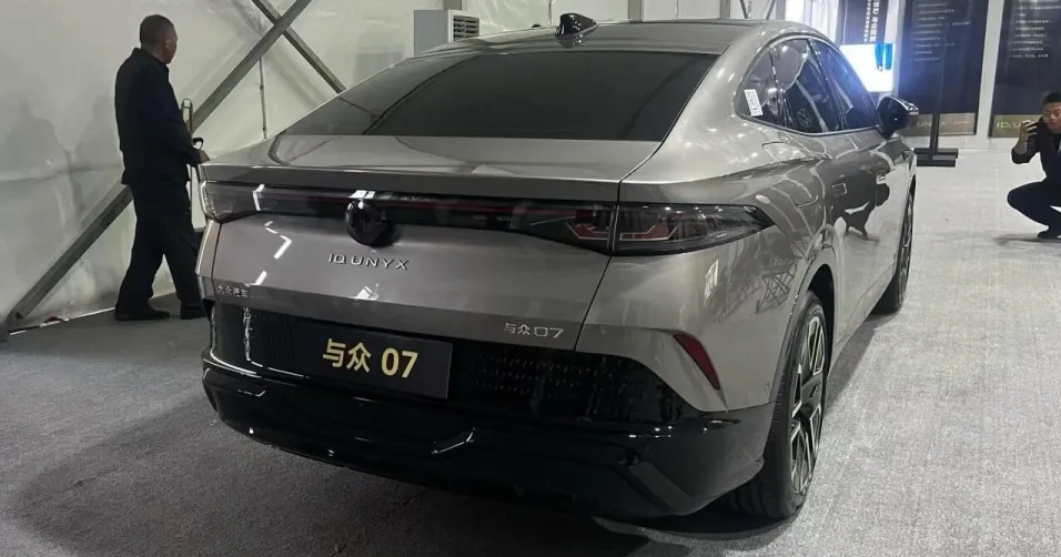 Передняя часть Volkswagen ID. Unyx 07