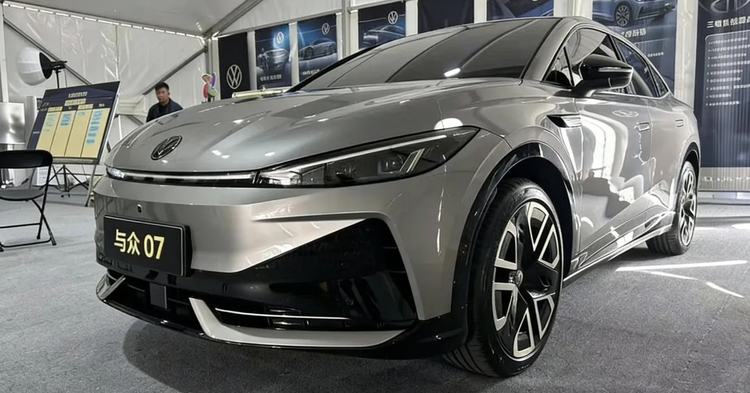 Фары и решетка Volkswagen ID. Unyx 07