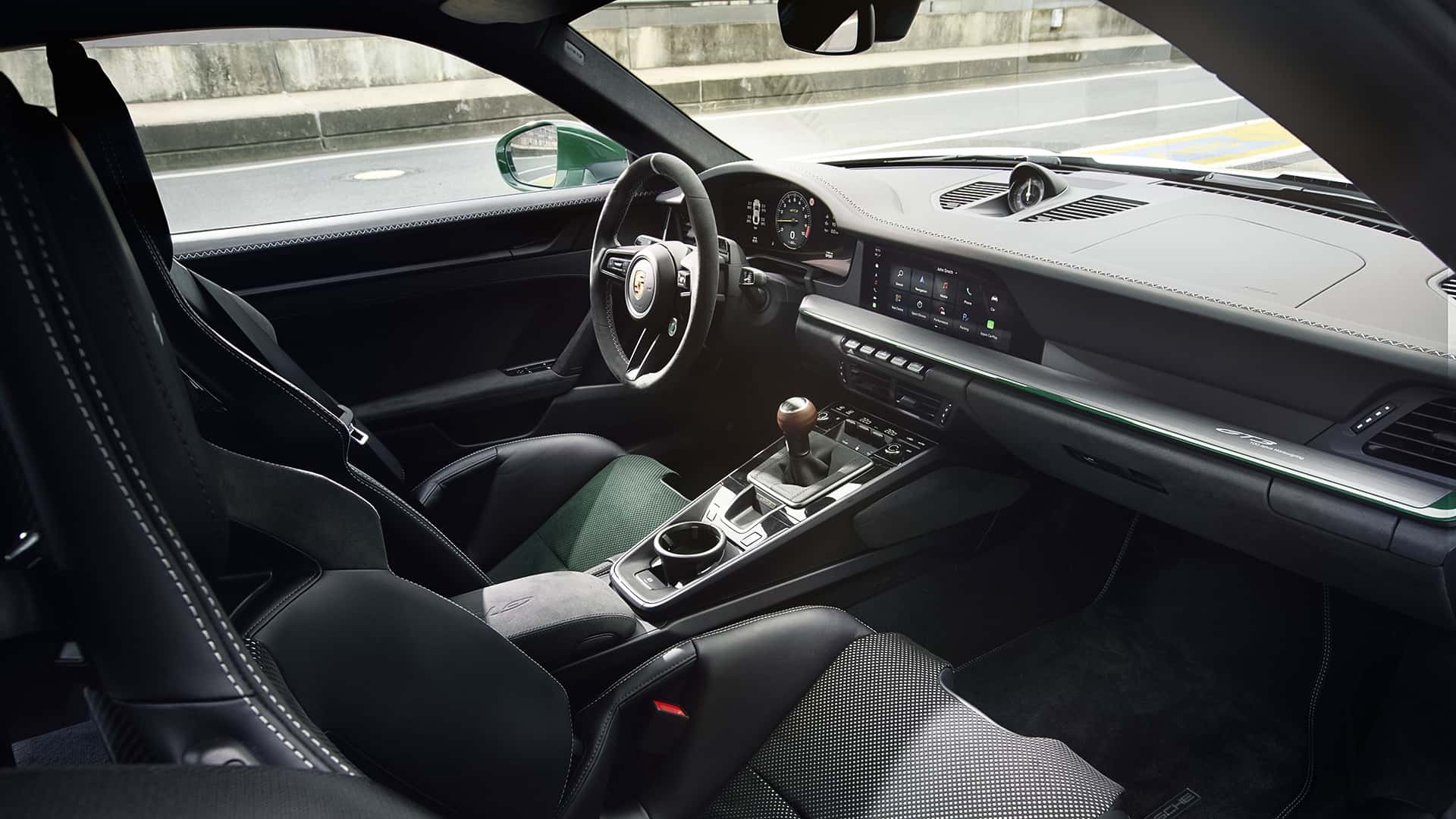 Интерьер Porsche 911 GT3 - руль