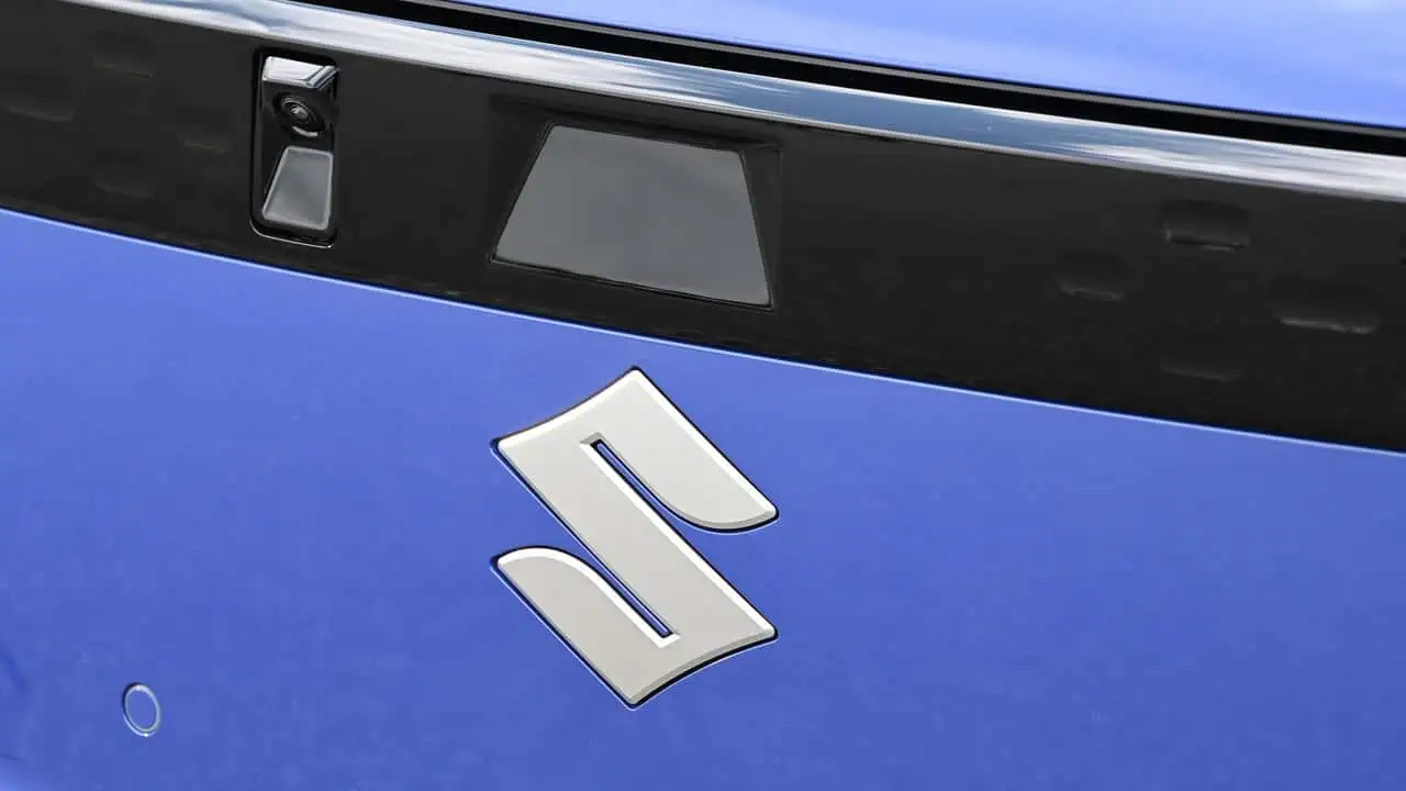 Suzuki e Sky сбоку