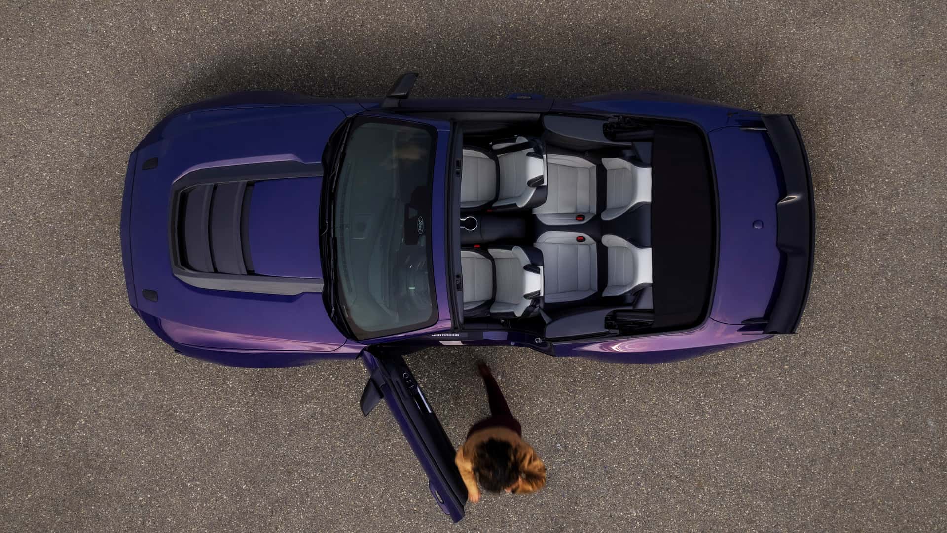 Бічний вигляд Ford Mustang Dark Horse SC Convertible