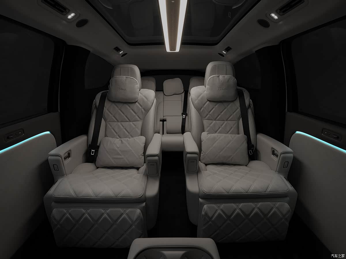 Интерьер Li Auto Mega Home с 6K экраном