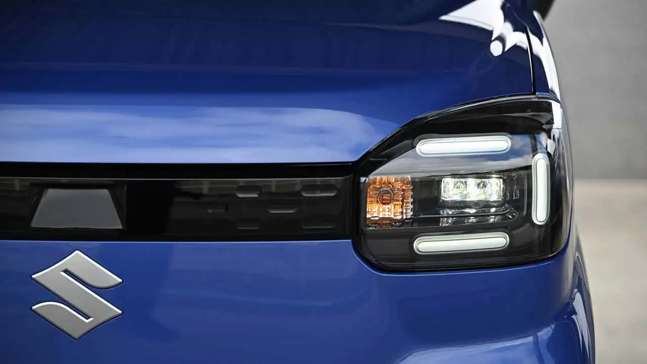 Suzuki e Sky задняя часть