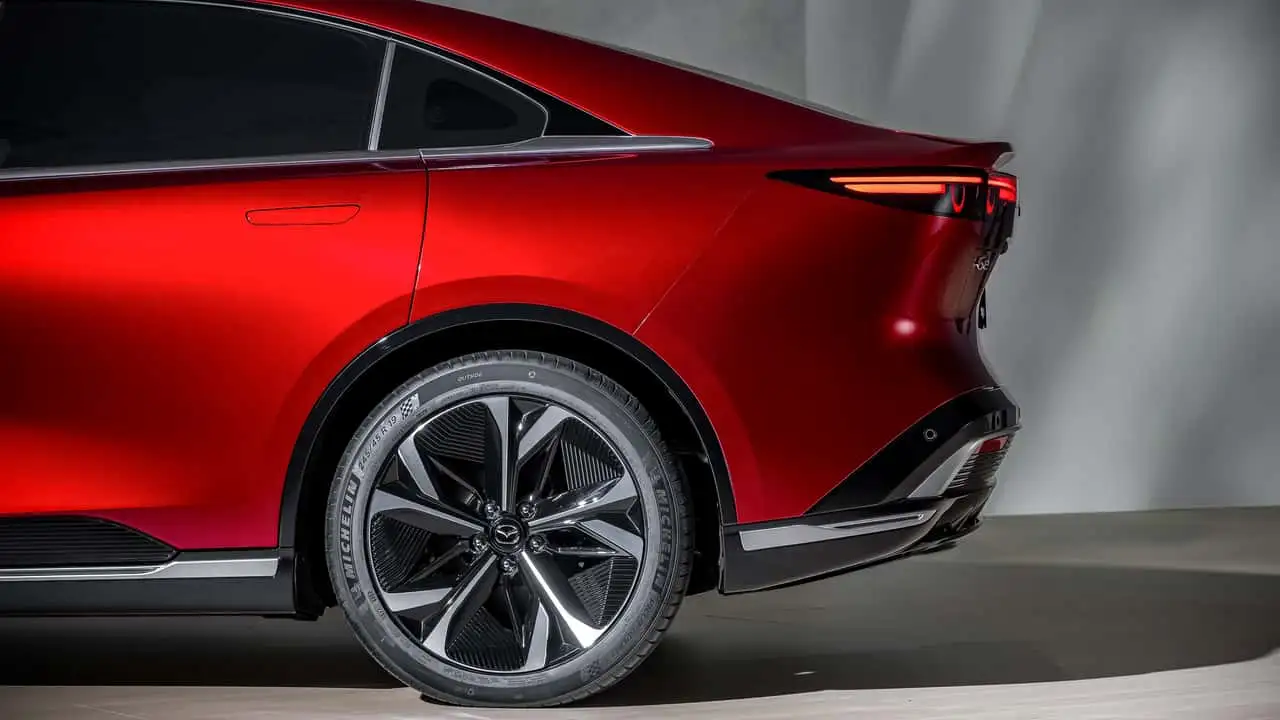 Руль Mazda 6e