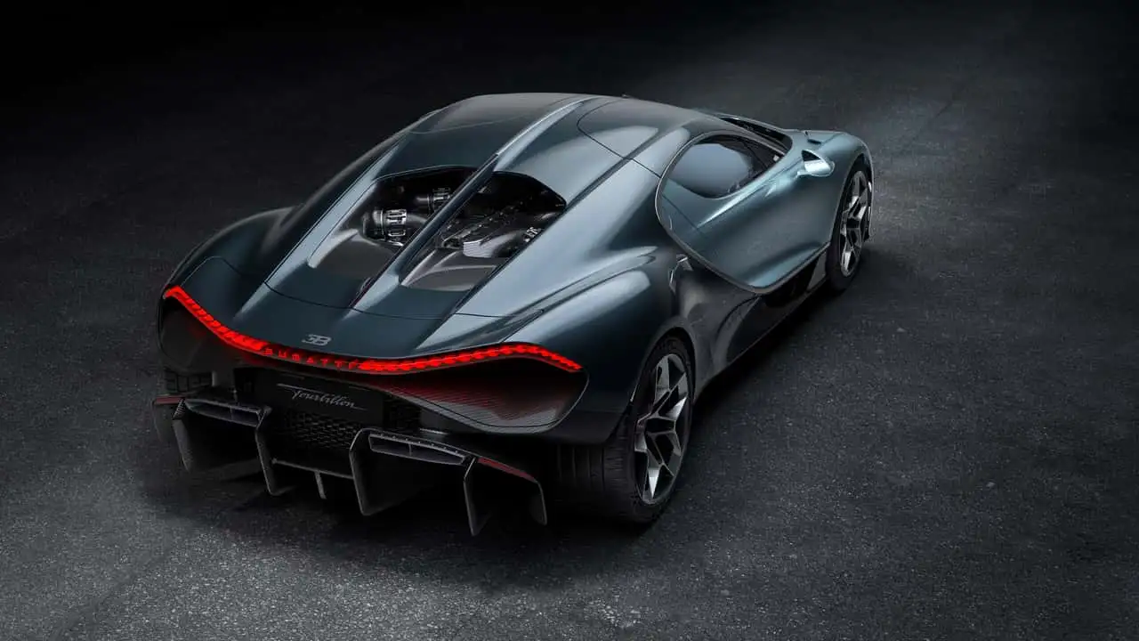 Интерьер Bugatti Tourbillon с акцентом на механику
