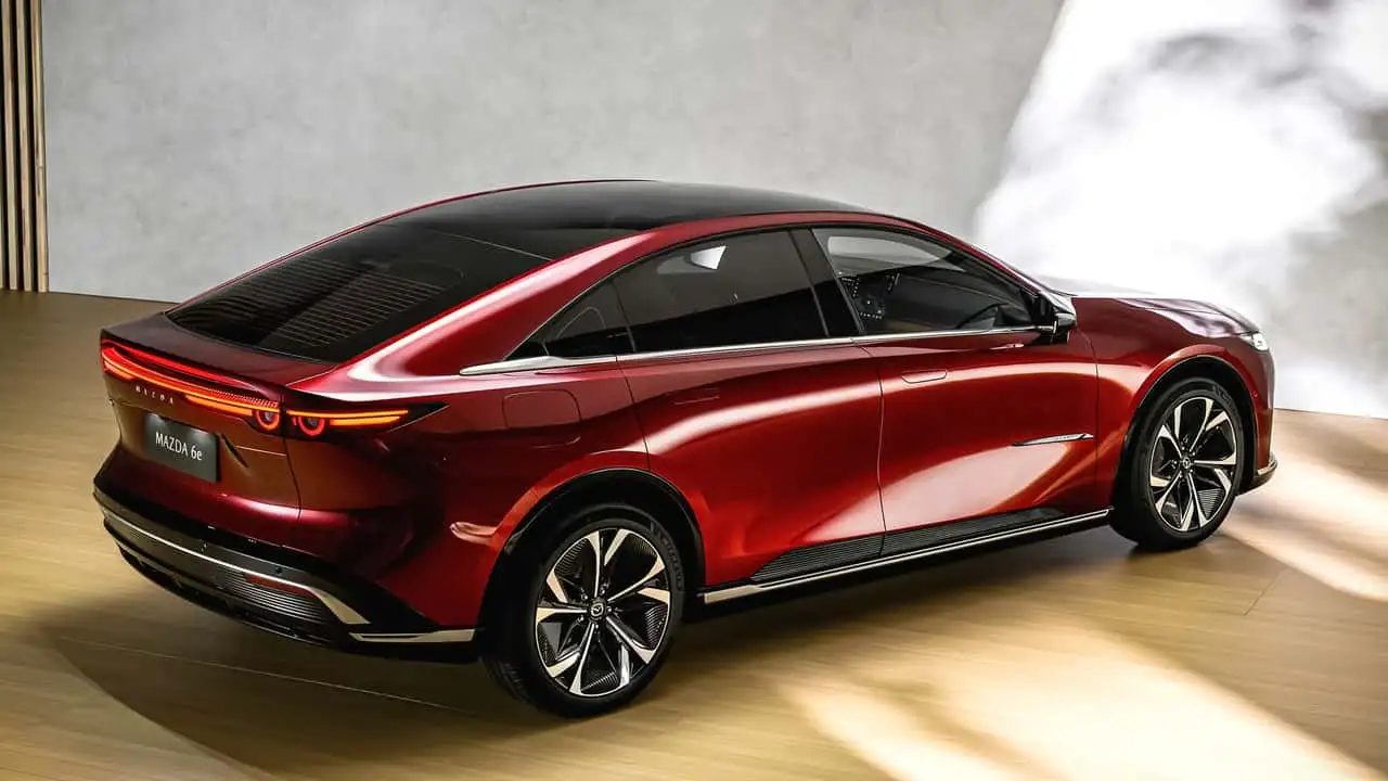 Дисплей Mazda 6e