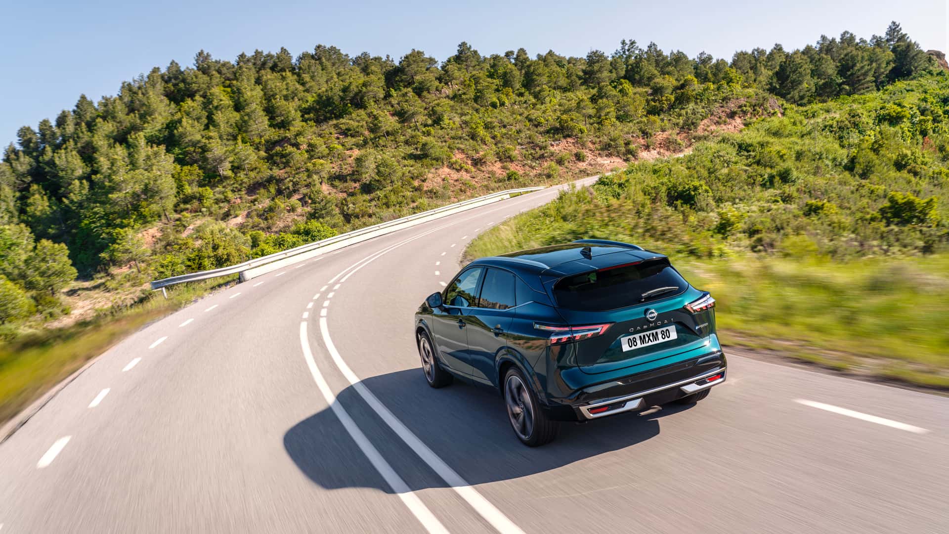 Nissan Qashqai при пересечении финиша