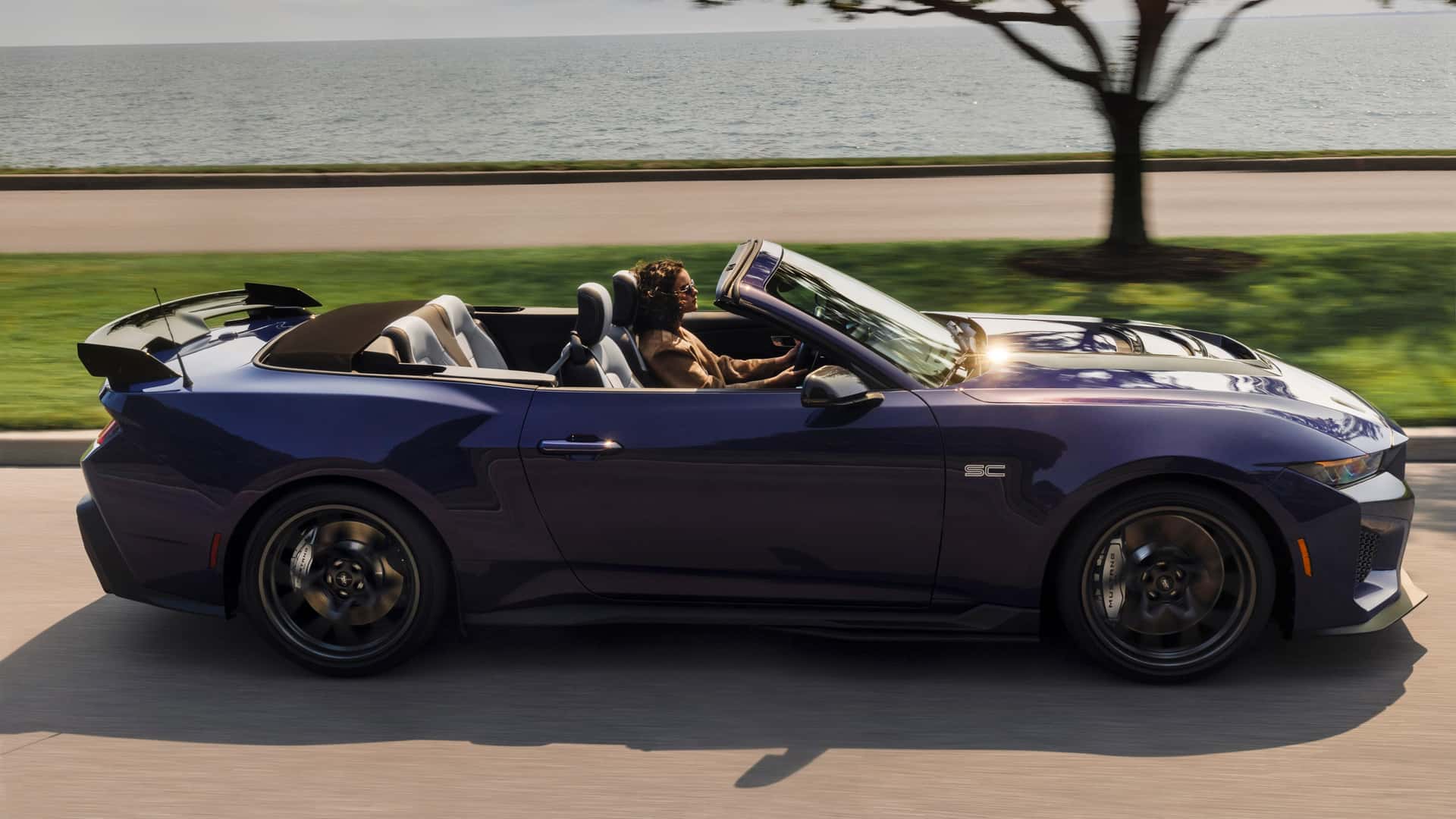 Деталі передньої частини Ford Mustang Dark Horse SC Convertible