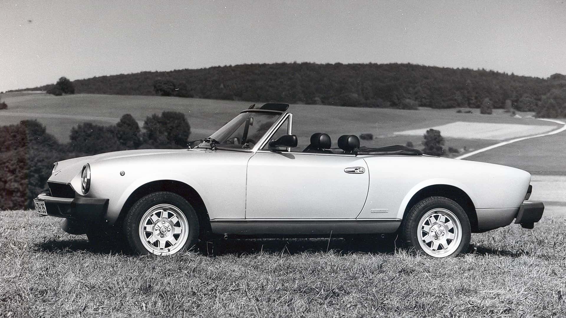 Детали и оформление Fiat 124 Spider