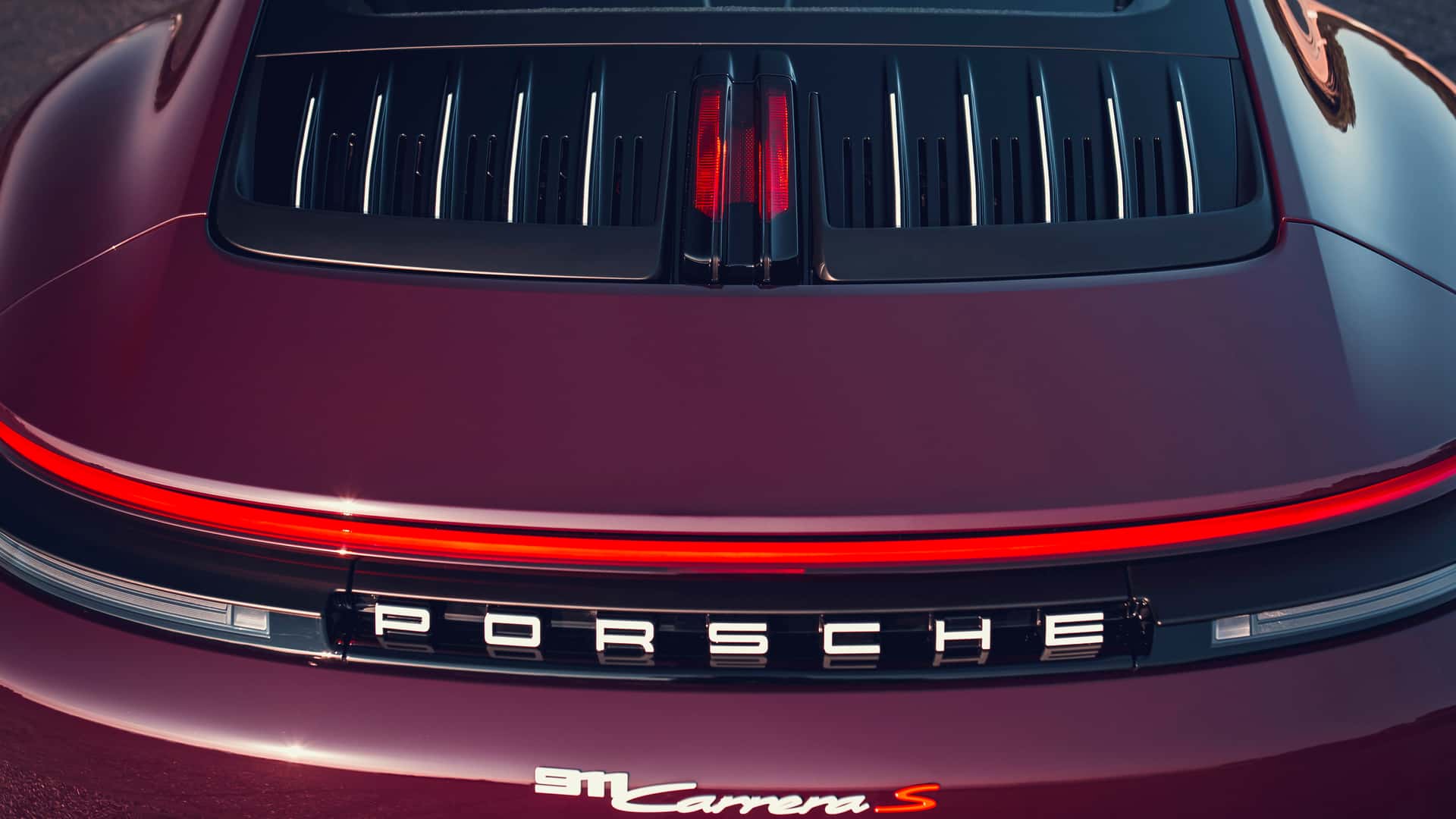 Фото общего вида Porsche 911 Carrera S