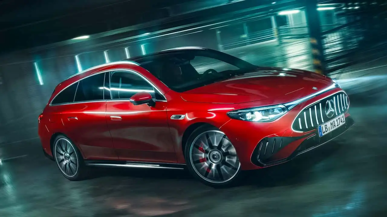 Электрический седан Mercedes-AMG CLA 45 - на природе